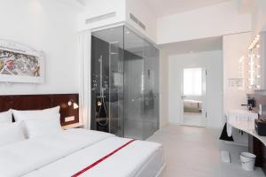 Wow Room room in Ruby Leni Hotel Dusseldorf