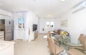 Two-Bedroom Apartment In Trogir