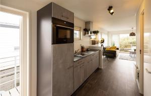 2 Bedroom Stunning Ship In Aalsmeer