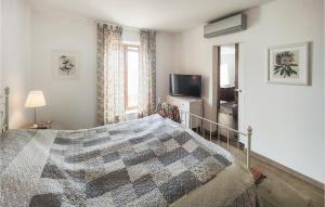 Maisons de vacances Lovely Home In Cazouls-Les-Beziers : photos des chambres