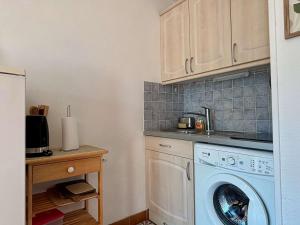 Studio cabine lumineux avec piscine à 400m de la plage - 4 couchages - FR-1-225-822