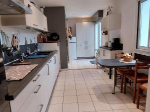 Étel - Maison de Plain-Pied 3* avec Terrasses dans Quartier Calme - FR-1-479-202