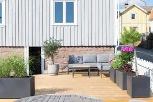 Lysekil Central Apartment, 4 Beds & Free Parking - Лисечіль