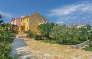 Two-Bedroom Holiday Home In Liznjan - 5hvězdičkové hotely ve městě Ližnjan