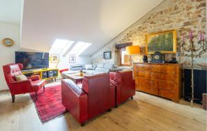 2 Bedroom Cozy Apartment In Porec 