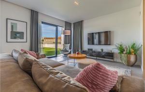 3 Bedroom Awesome Home In Orbanici