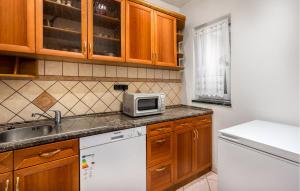 Cozy Apartment In Selce With Wifi