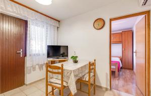 Cozy Apartment In Kornic With Wifi