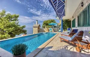 3 Bedroom Lovely Apartment In Jesenice - دوغي رات