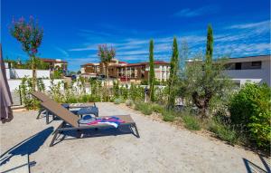 3 Bedroom Cozy Apartment In Malinska 