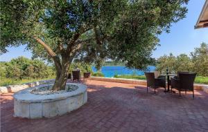 Beach Front Home In Okrug Gornji