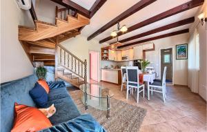 Beach Front Home In Okrug Gornji