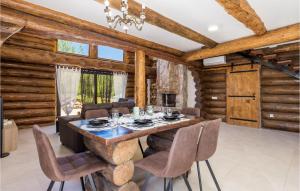 Beautiful Home In Slunj 