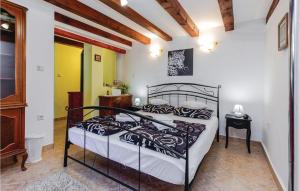 Amazing Home In Zlobin