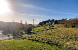 Appartements Awesome Apartment In Planguenoual : photos des chambres