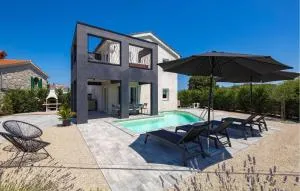 Gorgeous Home In Sveti Ivan Dobrinjski - Sveti Ivan Dobrinjski