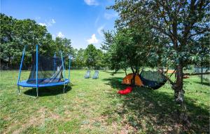 2 Bedroom Nice Home In Krsan