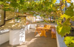 Awesome Home In Svetvincenat With Wifi 