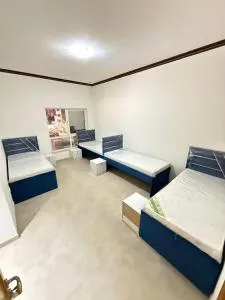 Backpackers heaven ! 18 beds in a 2 bedroom apartment in front of Union metro station Diera Dubai - 阿吉曼
