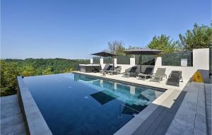 Stunning Home In Donja Poljana