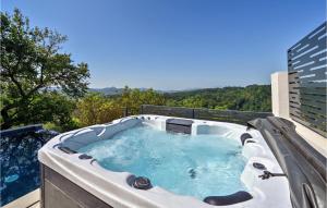 Stunning Home In Donja Poljana 