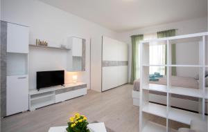 Beautiful Apartment In Rabac With Wifi