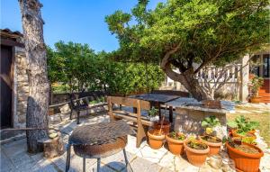 2 Bedroom Awesome Apartment In Pag