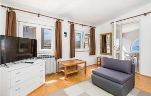 2 Bedroom Awesome Apartment In Pag