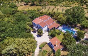 Gorgeous Home In Rastane Donje