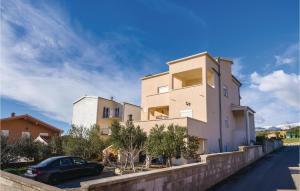 Two-Bedroom Apartment In Maslenica