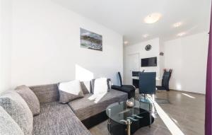 Two-Bedroom Apartment In Maslenica