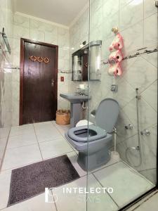 Casa Amarela -04 quartos, vista TOP, churrasqueira