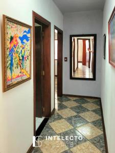 Casa Amarela -04 quartos, vista TOP, churrasqueira