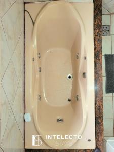 Casa Amarela -04 quartos, vista TOP, churrasqueira