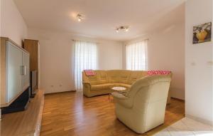 Stunning Home In Plomin With Wifi