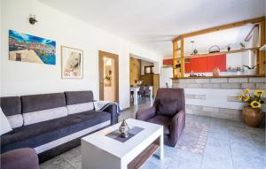 Gorgeous Apartment In Gruda With Wifi