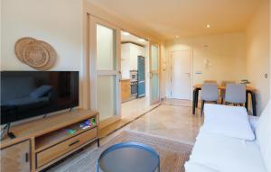 Cozy Apartment In Los Alcázares