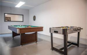 Amazing Home In Linardici With Wifi