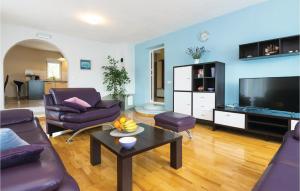 Two-Bedroom Holiday Home In Krusevo