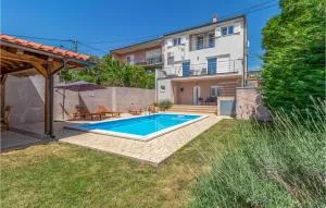 Amazing Home In Smrika With Sauna - Strimka