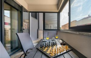 2 Bedroom Cozy Apartment In Zaton 