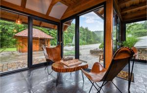 Cozy Home In Vitesinec With Sauna