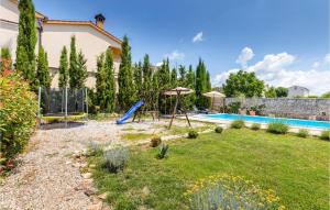 Four-Bedroom Holiday Home In Vodnjan