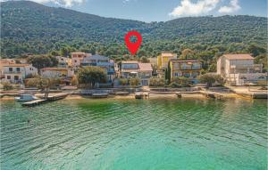 4 Bedroom Amazing Home In Grebastica