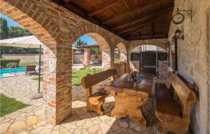 Stunning Home In Porec