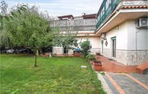 2 Bedroom Cozy Apartment In Napoli - Quarto
