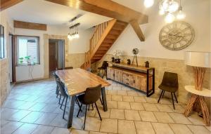 Maisons de vacances Stunning Home In Grand-Fort-Philippe : photos des chambres