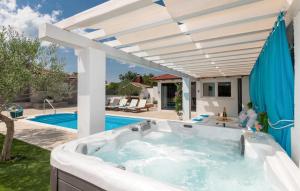 Awesome Home In Kamenmost With Jacuzzi 