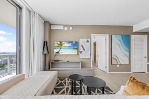 Stunning High-Floor City View 1BR Hyde Beach House