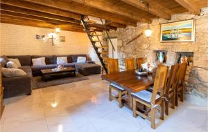 Gorgeous Home In Metkovic
